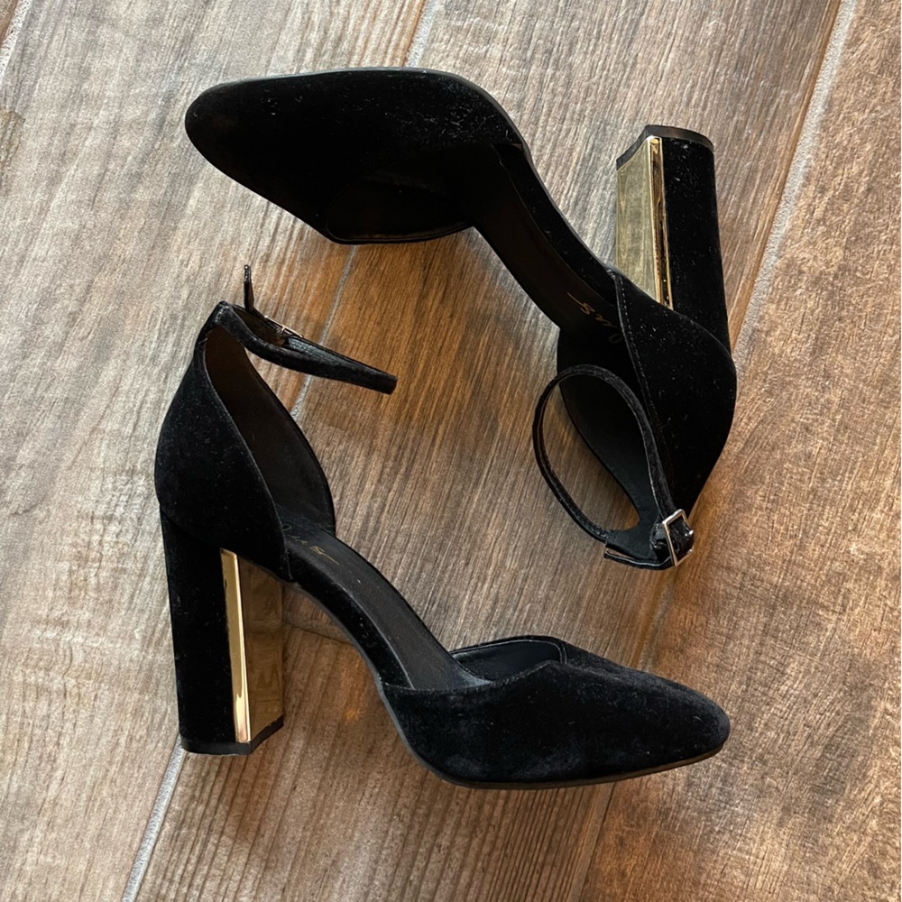 Lulu's Black Velvet Heels with Gold Accent